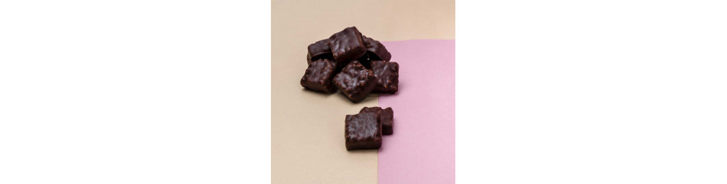 rochers pralinés (noisettes du Piémont) enrobés de chocolat noir